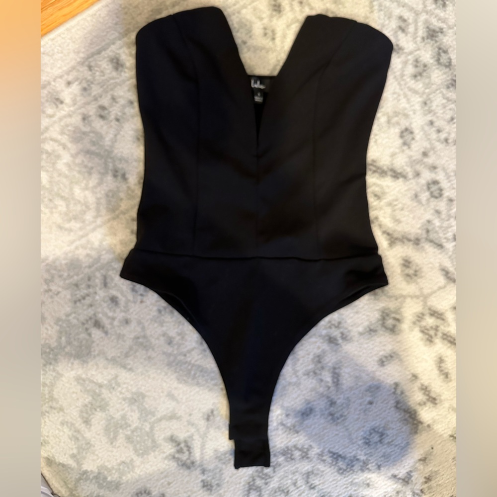 Lulu’s black bodysuit